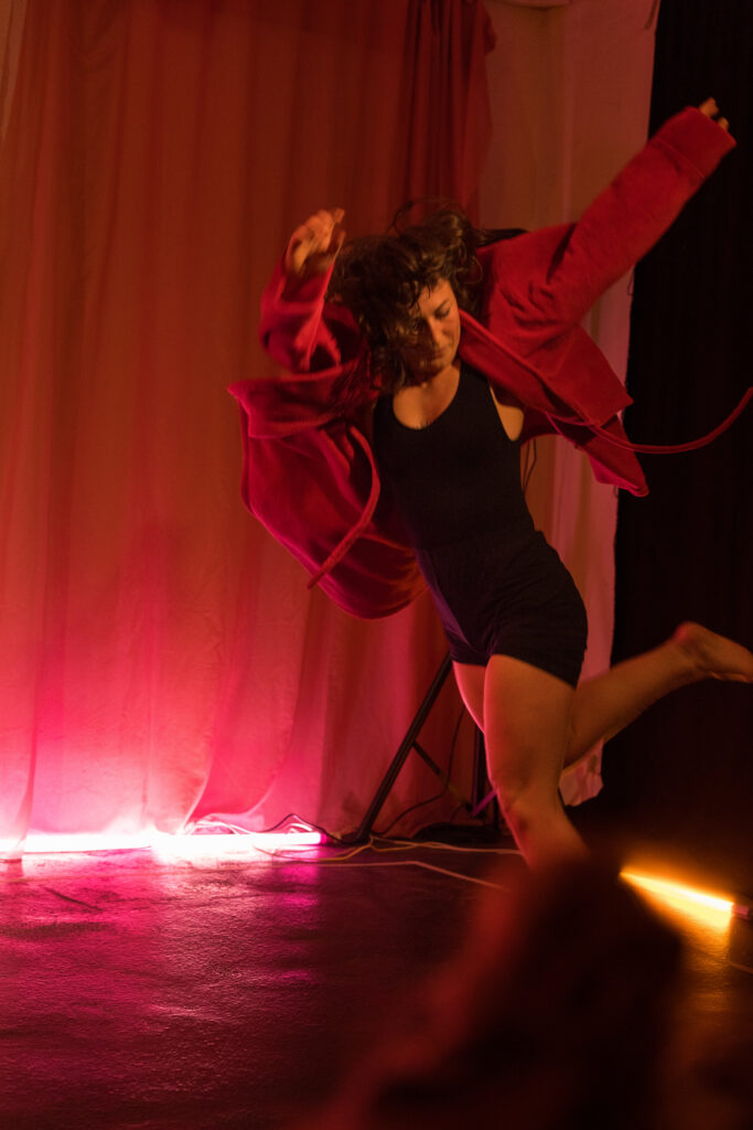 LA 20251203 AnnaMoves Raumschiff 56